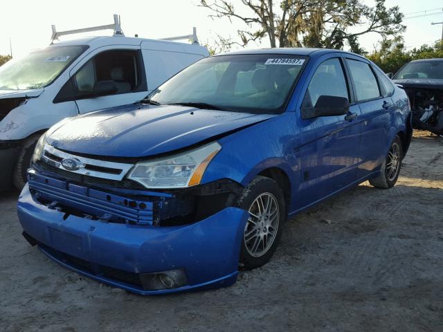 1FAHP3FN6AW134762 - 2010 FORD FOCUS SE BLUE photo 2