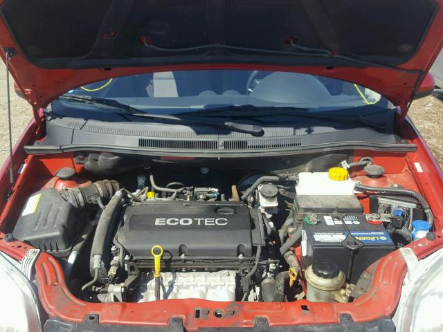 KL1TD56E89B404562 - 2009 CHEVROLET AVEO LS RED photo 7