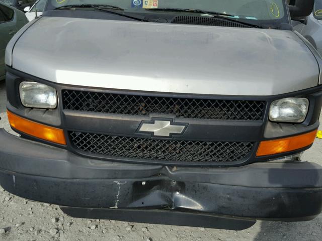 1GAHG39U631228131 - 2003 CHEVROLET EXPRESS G3 GOLD photo 9