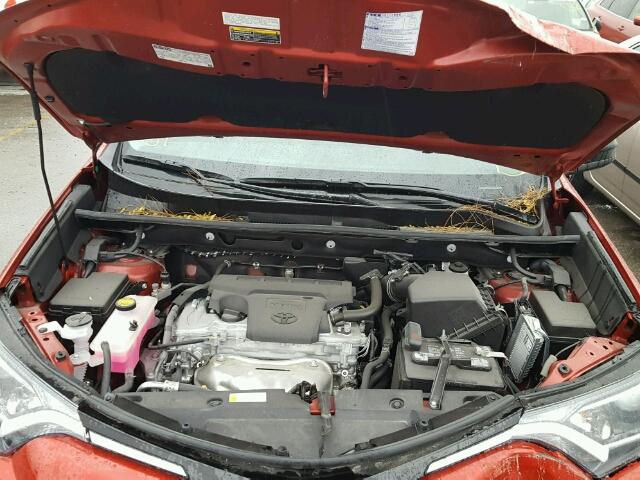 2T3BFREV2HW580391 - 2017 TOYOTA RAV4 RED photo 7