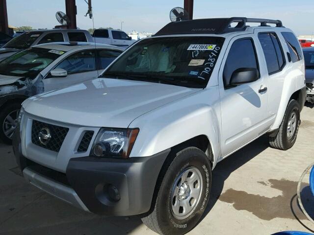 5N1AN0NU0BC523775 - 2011 NISSAN XTERRA OFF WHITE photo 2