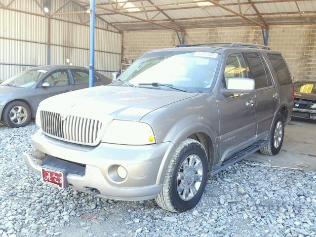 5LMFU27R63LJ32142 - 2003 LINCOLN NAVIGATOR GRAY photo 2