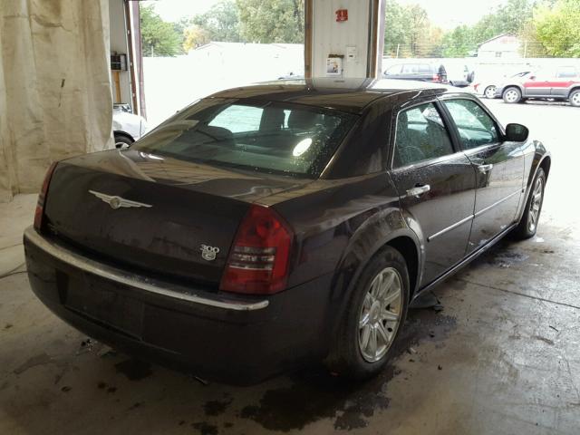 2C3AA63HX5H603597 - 2005 CHRYSLER 300C BURGUNDY photo 4