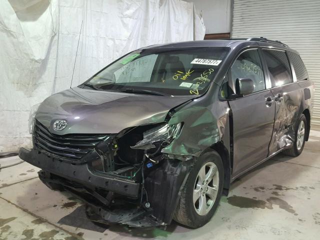 5TDKK3DC2ES439942 - 2014 TOYOTA SIENNA LE GRAY photo 2