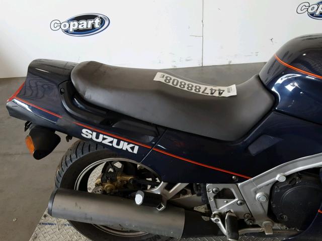 JS1GV72A6J2101591 - 1988 SUZUKI GSX1100 F BLUE photo 6