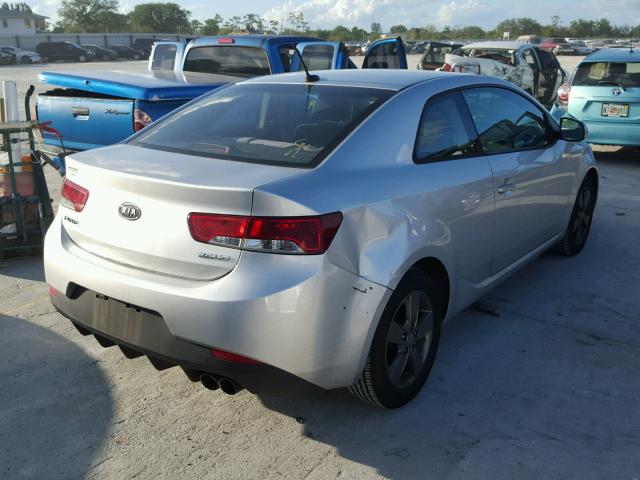 KNAFU6A20B5332962 - 2011 KIA FORTE EX SILVER photo 4