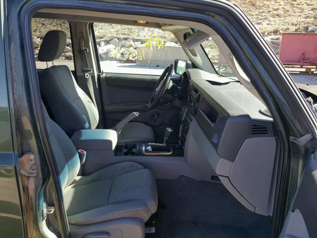 1J8HG48N06C310641 - 2006 JEEP COMMANDER GREEN photo 5