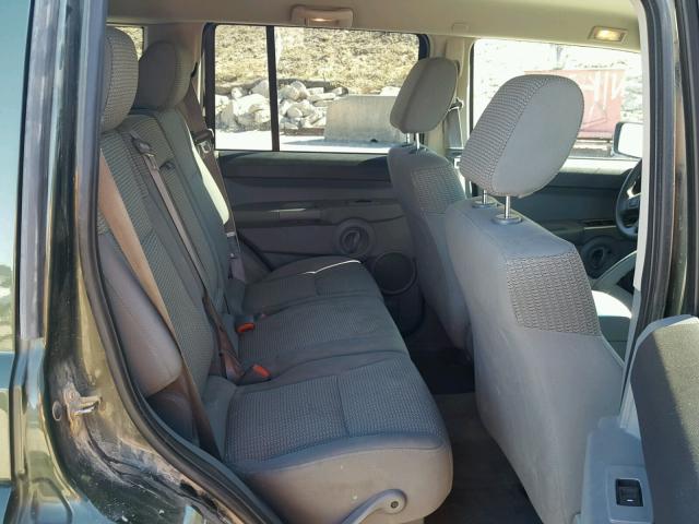 1J8HG48N06C310641 - 2006 JEEP COMMANDER GREEN photo 6