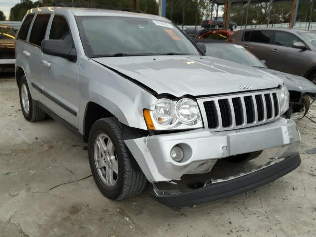 1J8HS48P17C526922 - 2007 JEEP GRAND CHER SILVER photo 1