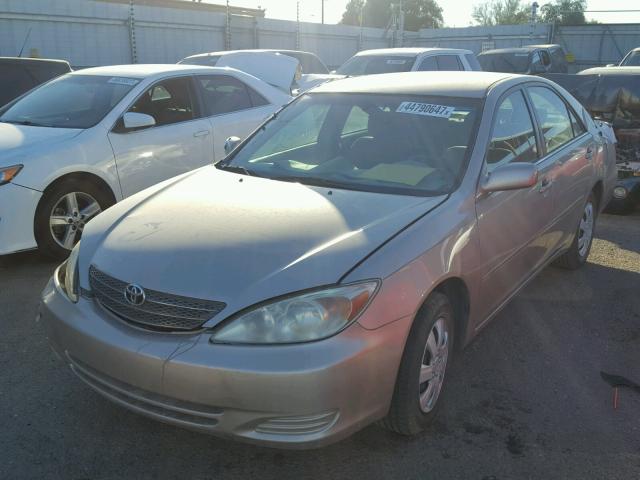 4T1BE32K54U369795 - 2004 TOYOTA CAMRY LE ოქროსფერი ფოტო 2