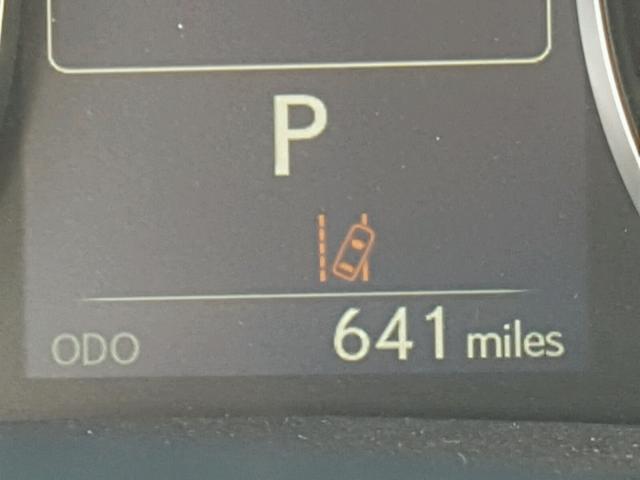 JTHBZ1BL5HA010586 - 2017 LEXUS GS WHITE photo 8