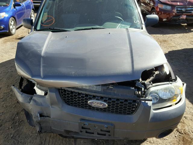 1FMYU02Z25KC93278 - 2005 FORD ESCAPE XLS GRAY photo 7