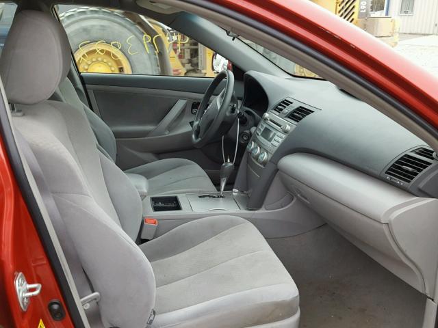 4T4BE46K49R072160 - 2009 TOYOTA CAMRY BASE RED photo 5