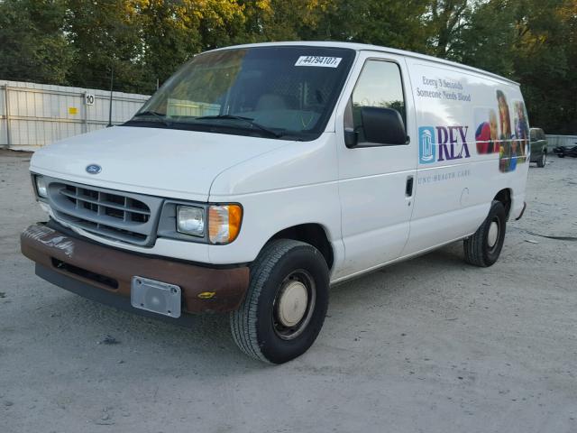 1FTRE14262HA83478 - 2002 FORD ECONOLINE WHITE photo 2