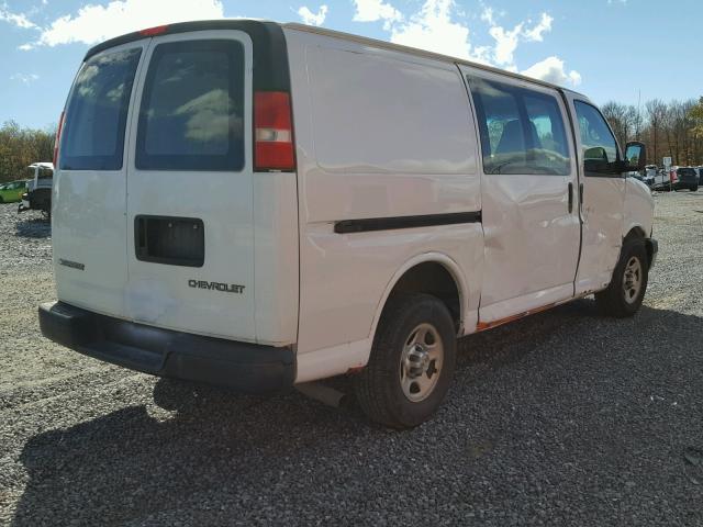 1GCFG15XX61162318 - 2006 CHEVROLET EXPRESS G1 WHITE photo 4