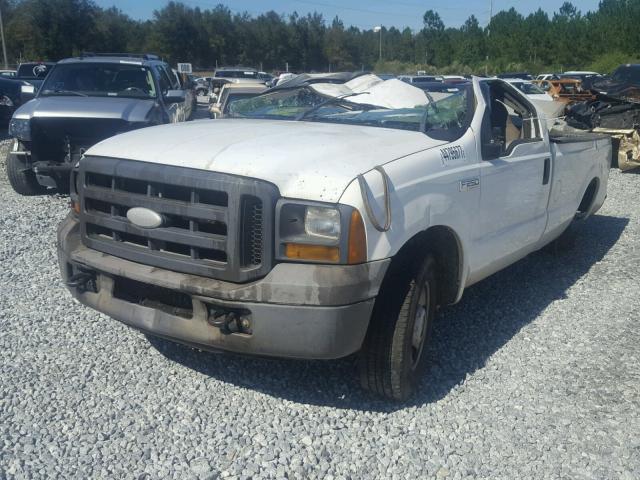 1FTNF20515EA90541 - 2005 FORD F250 SUPER WHITE photo 2