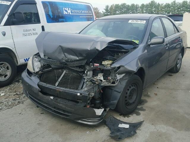 4T1BE32K42U574814 - 2002 TOYOTA CAMRY LE 灰色 照片 2