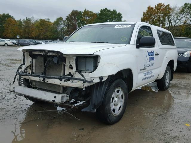 5TENX22N09Z628868 - 2009 TOYOTA TACOMA WHITE photo 2