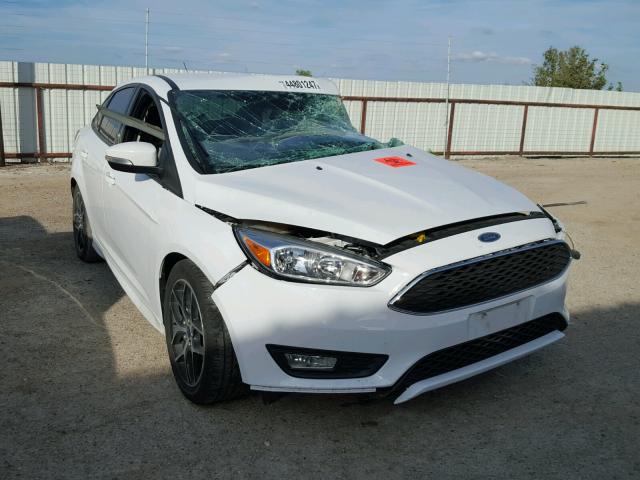 1FADP3F22FL323681 - 2015 FORD FOCUS SE WHITE photo 1