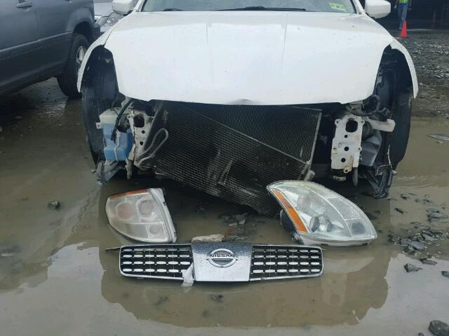 1N4BA41E06C810216 - 2006 NISSAN MAXIMA WHITE photo 9