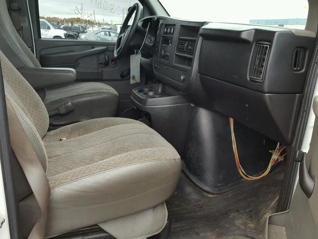 1GCSGAFX9C1104631 - 2012 CHEVROLET EXPRESS G1 WHITE photo 5