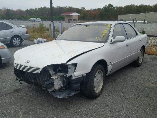 JT8BF12G0T0168263 - 1996 LEXUS ES 300 WHITE photo 2