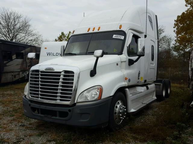 1FUJGLCK29LAF6202 - 2009 FREIGHTLINER CASCADIA 1 WHITE photo 2