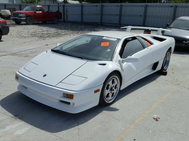 ZA9DU07P5NLA12491 - 1992 LAMBORGHINI DIABLO WHITE photo 2