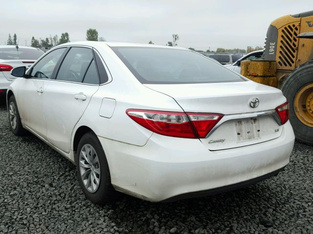 4T4BF1FK6GR530421 - 2016 TOYOTA CAMRY WHITE photo 3