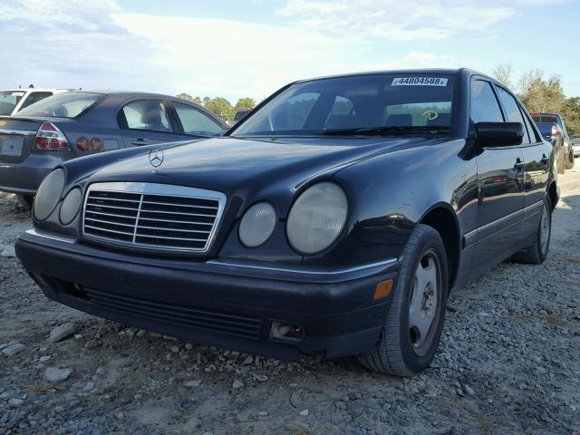 WDBJF70H7XA756526 - 1999 MERCEDES-BENZ E 430 BLACK photo 2