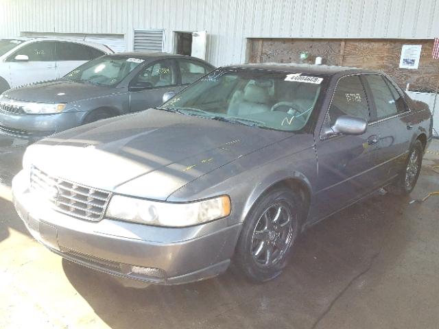 1G6KY5498WU906263 - 1998 CADILLAC SEVILLE ST GRAY photo 2