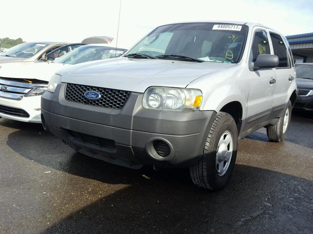 1FMYU02Z47KB07811 - 2007 FORD ESCAPE SILVER photo 2