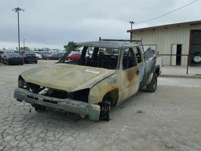 1GCHC29U23E267434 - 2003 CHEVROLET SILVERADO BURN photo 2