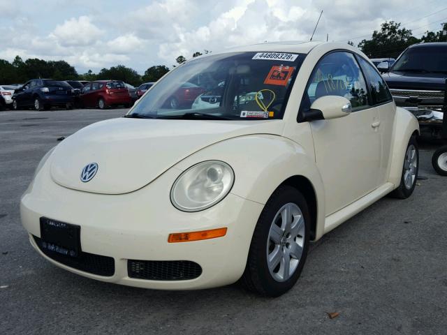 3VWRG31C67M509804 - 2007 VOLKSWAGEN NEW BEETLE 奶油色 照片 2