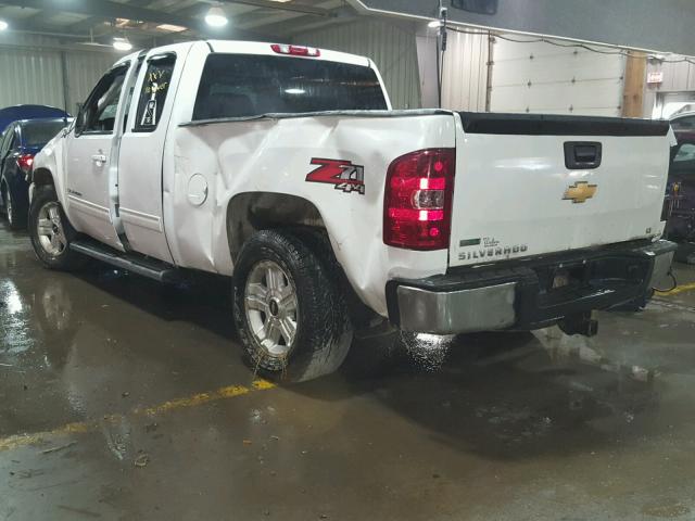 1GCRKSE33BZ363259 - 2011 CHEVROLET SILVERADO WHITE photo 3