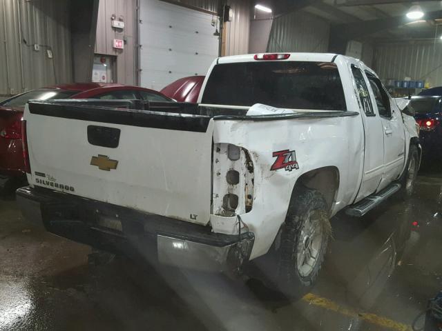 1GCRKSE33BZ363259 - 2011 CHEVROLET SILVERADO WHITE photo 4