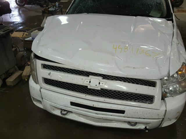 1GCRKSE33BZ363259 - 2011 CHEVROLET SILVERADO WHITE photo 7