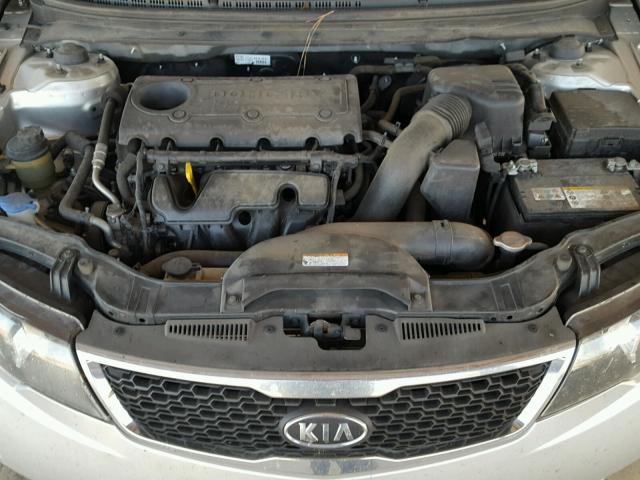 KNAFT4A2XB5437208 - 2011 KIA FORTE LX SILVER photo 7