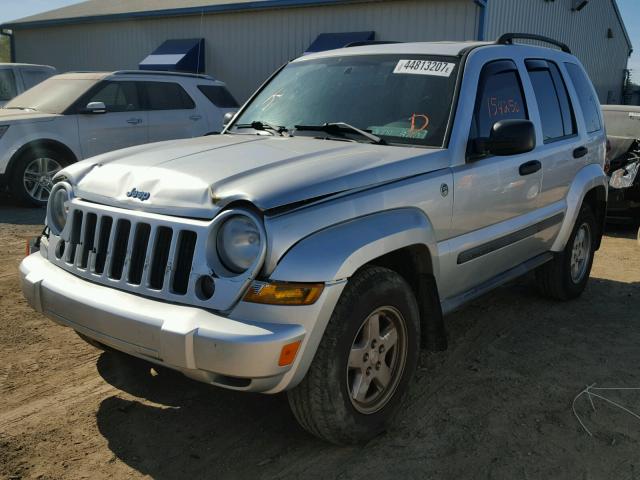 1J4GL48K77W699728 - 2007 JEEP LIBERTY SP SILVER photo 2