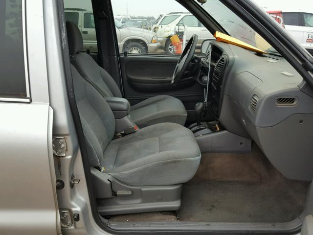 KNDJB723625110328 - 2002 KIA SPORTAGE SILVER photo 5