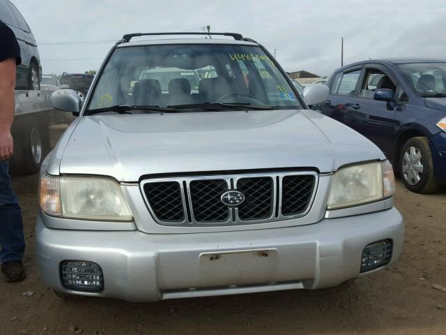 JF1SF65642H737915 - 2002 SUBARU FORESTER S 银色 照片 9