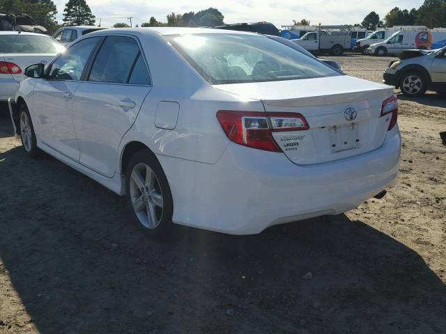 4T1BF1FK6EU857344 - 2014 TOYOTA CAMRY L WHITE photo 3