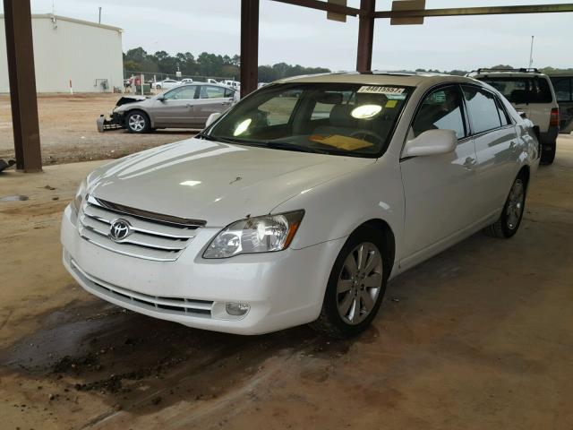 4T1BK36BX6U116817 - 2006 TOYOTA AVALON XL WHITE photo 2