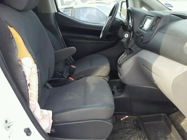 3N63M0ZN1FK726786 - 2015 CHEVROLET CITY EXPRE WHITE photo 5