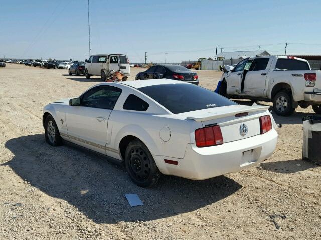 1ZVHT80N795139303 - 2009 FORD MUSTANG WHITE photo 3