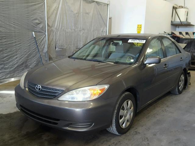 4T1BE32K33U781826 - 2003 TOYOTA CAMRY LE 灰色 照片 2
