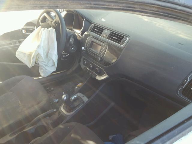 KNADM4A31G6686611 - 2016 KIA RIO LX Արծաթագույն լուսանկար 5