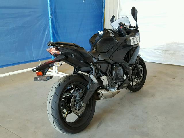 JKAEXEJ17HDA00455 - 2017 KAWASAKI EX650 J შავი ფოტო 4