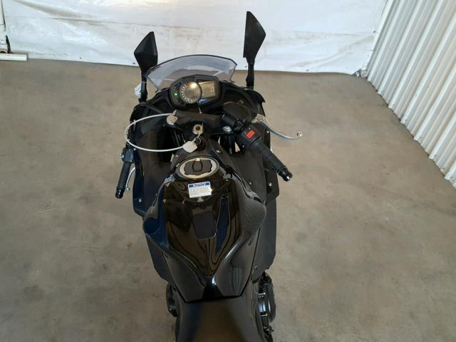 JKAEXEJ17HDA00455 - 2017 KAWASAKI EX650 J შავი ფოტო 5