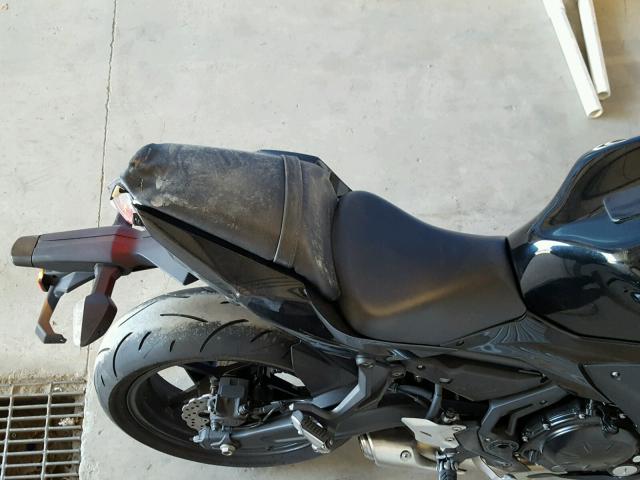 JKAEXEJ17HDA00455 - 2017 KAWASAKI EX650 J შავი ფოტო 6